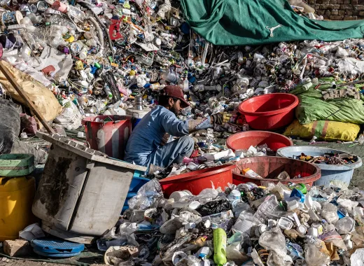 Estos son los 7 países que más contaminan con plásticos al planeta