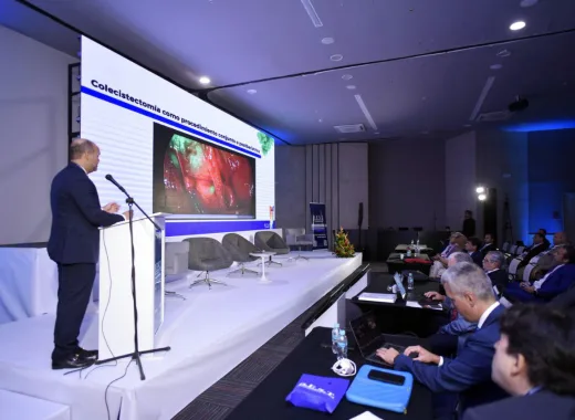 Médico venezolano Guillermo Borjas lideró congreso internacional bariátrico