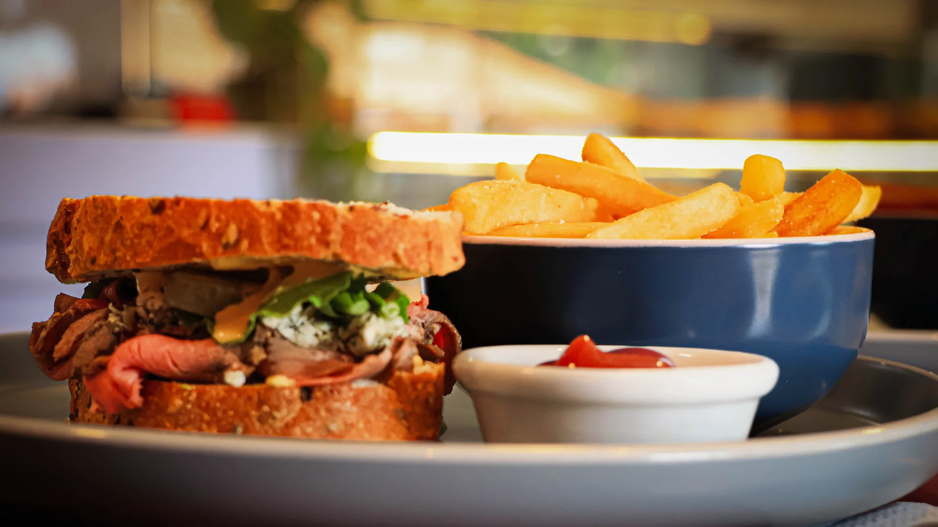 Miga densa y corteza crujiente: así son los nuevos panes de masa madre de Eric Martin