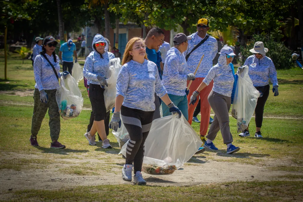 Empresas Polar celebró el Día Mundial de las Playas con más de 2.000 voluntarios 