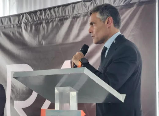 R4 Banco Microfinanciero lanza nueva imagen