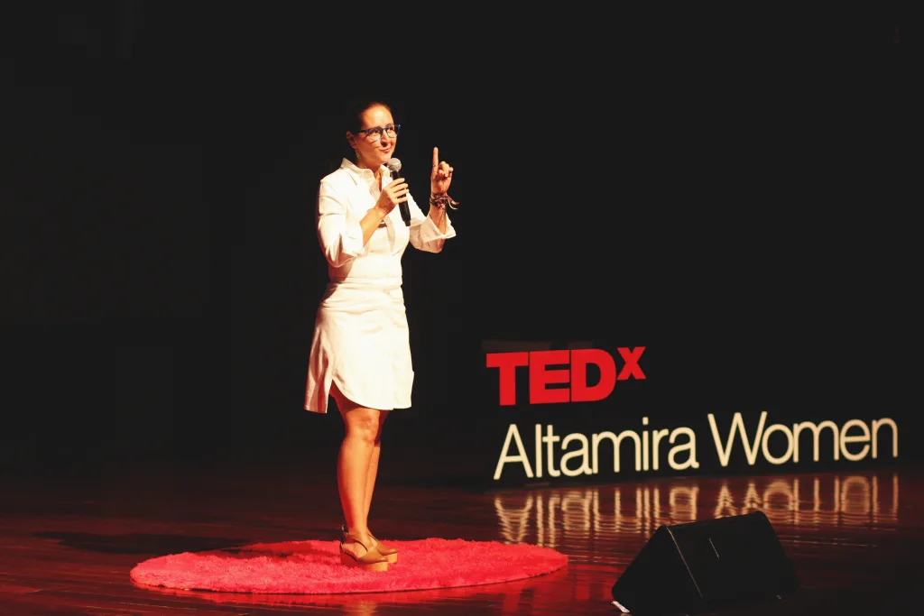 Al be Pérez para la Quinta edición de TEDx Altamira Women, 2025
