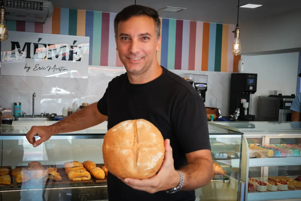 Miga densa y corteza crujiente: así son los nuevos panes de masa madre de Eric Martin