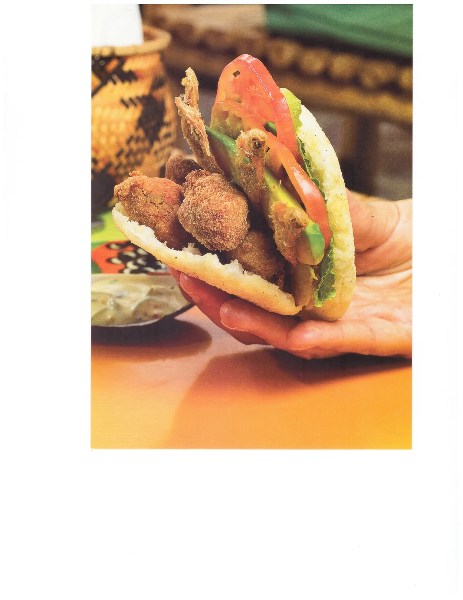 16 creativos cocineros venezolanos y sus arepas hechas postales