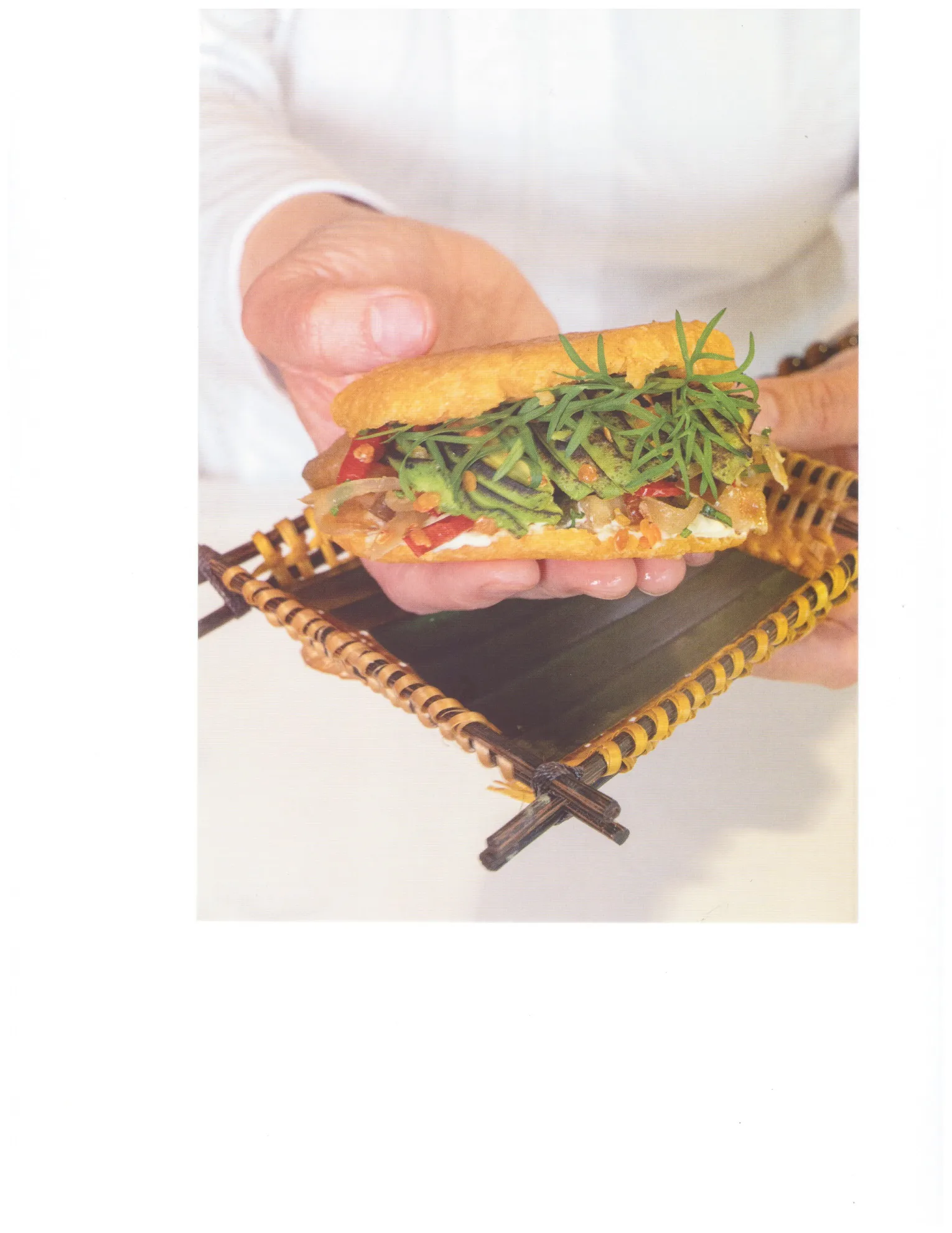 16 creativos cocineros venezolanos y sus arepas hechas postales