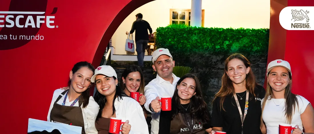 Nescafé trae de regreso su famosa taza roja