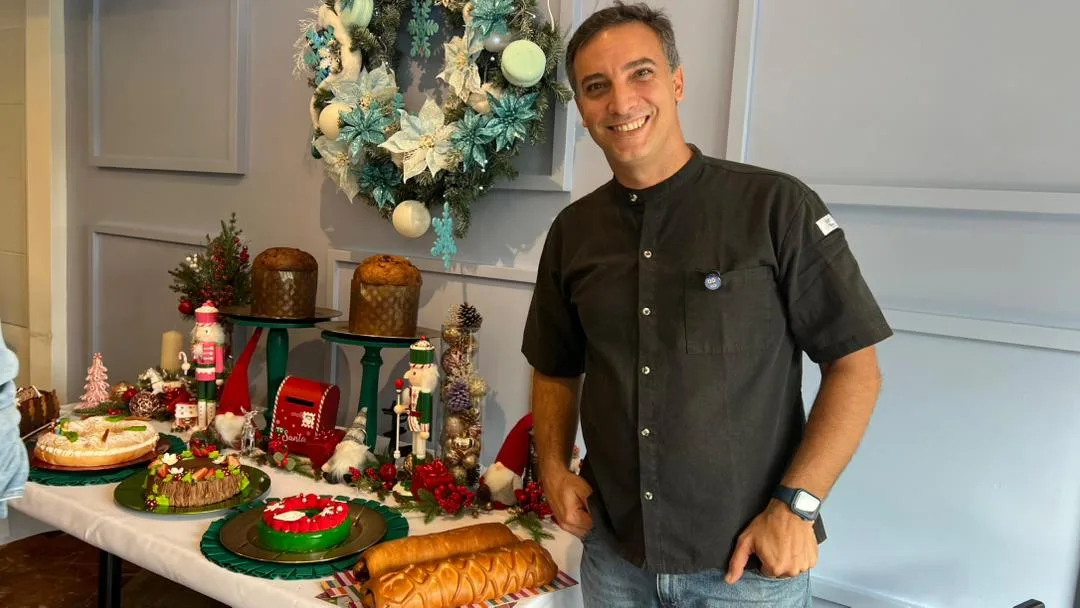 El arte de la pastelería de Eric Martin se viste de Navidad en troncos y coronas