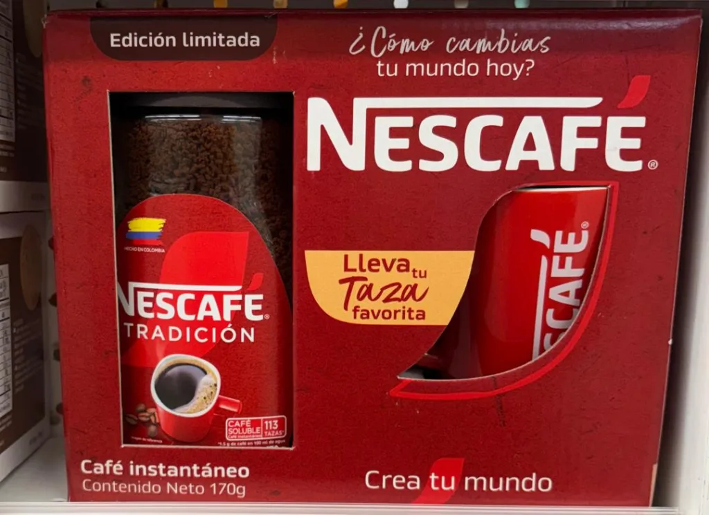 Nescafé trae de regreso su famosa taza roja