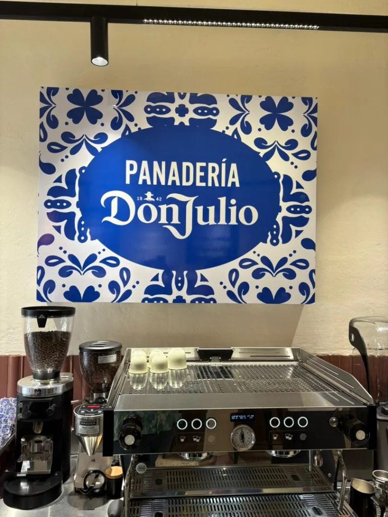 Tequila Don Julio y Tributo Casa de Café, en Chacao, se unieron para presentar la Panaderia Don Julio, que busca compartir con los caraqueños la tradición mexicana del Día de los Muertos. 
