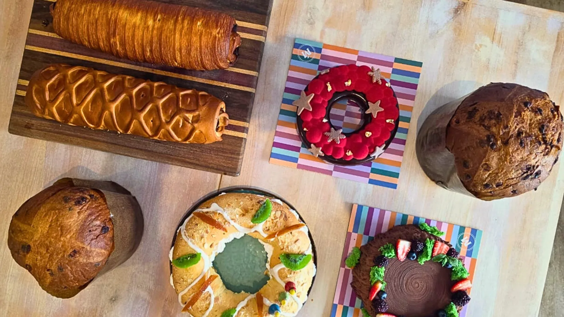 El arte de la pastelería de Eric Martin se viste de Navidad en troncos y coronas