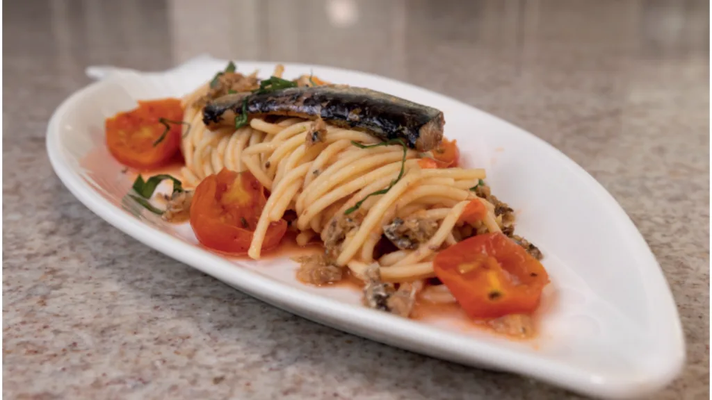 Víctor Moreno presenta 22 recetas para hacer con atún, sardinas y pepitonas