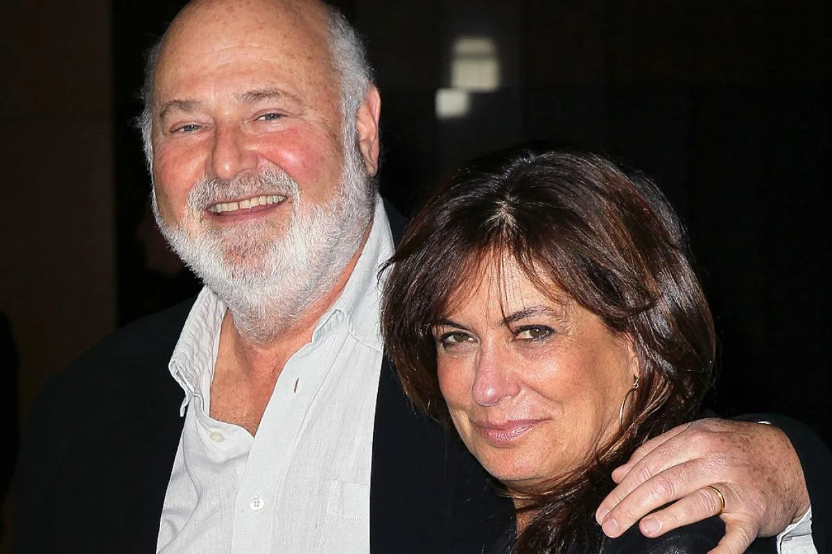 El director Rob Reiner y su esposa Michelle Singer fueron asesinados a cuchilladas en su casa de Bretwood, Los Ángeles. El principal sospechoso es su hijo Nick.