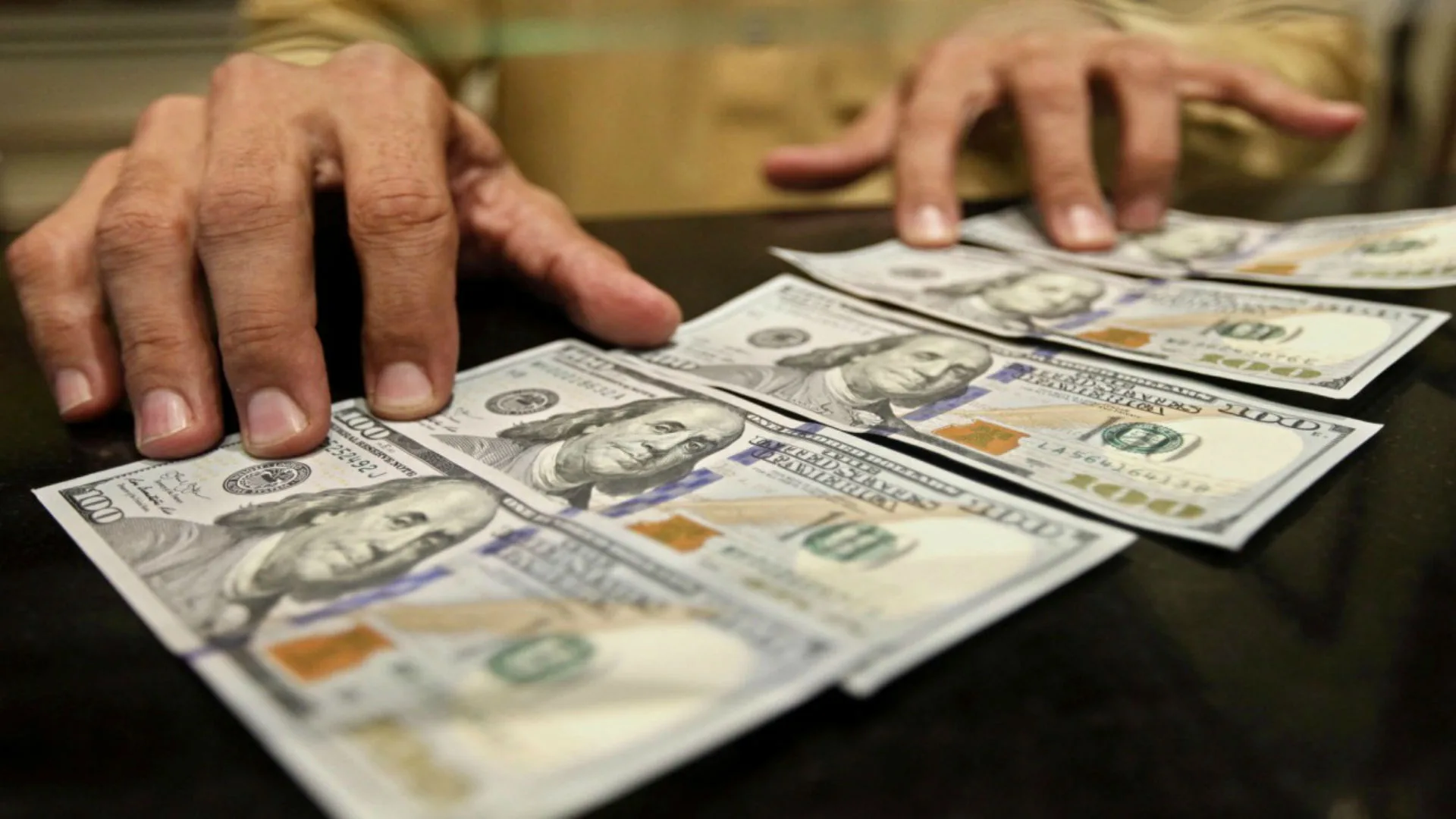 Brecha del dólar en Venezuela supera el 50% pese a inyección de 1.300 millones