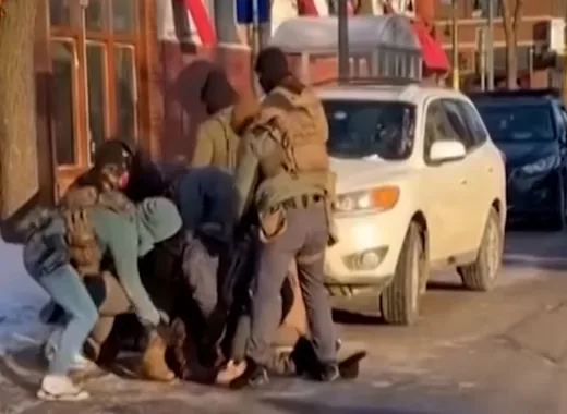 Policía migratoria mata a un hombre de 51 años durante una protesta en Mineápolis