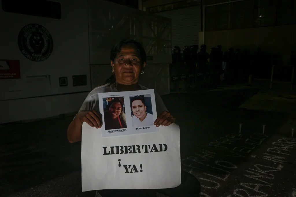 Venezolanos exigen la pronta excarcelación de cientos de presos políticos. Fotos Daniel Hernández