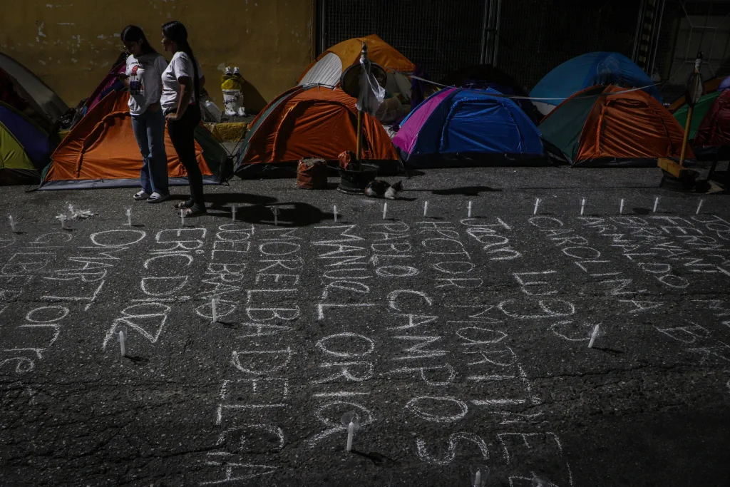 Venezolanos exigen la pronta excarcelación de cientos de presos políticos. Fotos Daniel Hernández