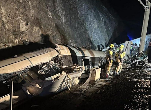 Al menos 39 muertos por choque de trenes de alta velocidad en Córdoba
