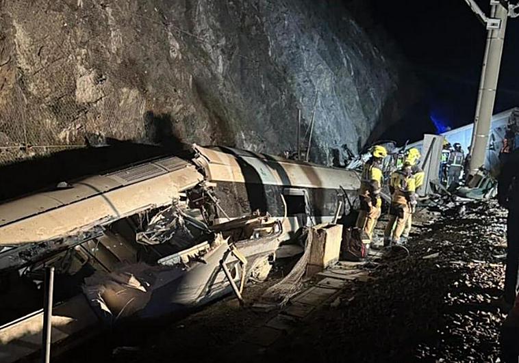 Al menos 39 muertos por choque de trenes de alta velocidad en Córdoba