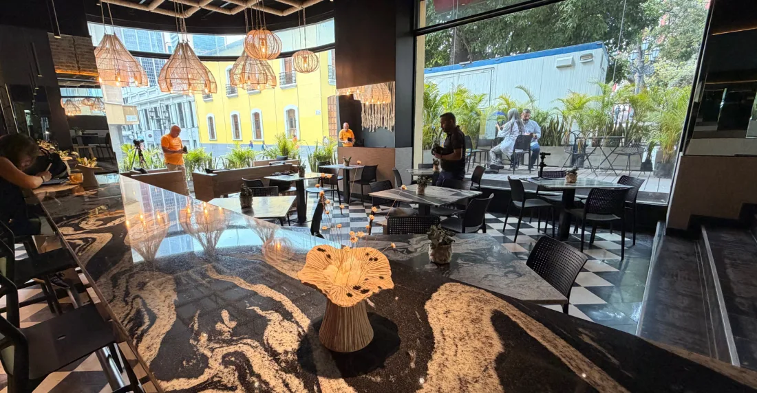 Proyecto Ubre es el nuevo vecino de la plaza Bolívar de Caracas