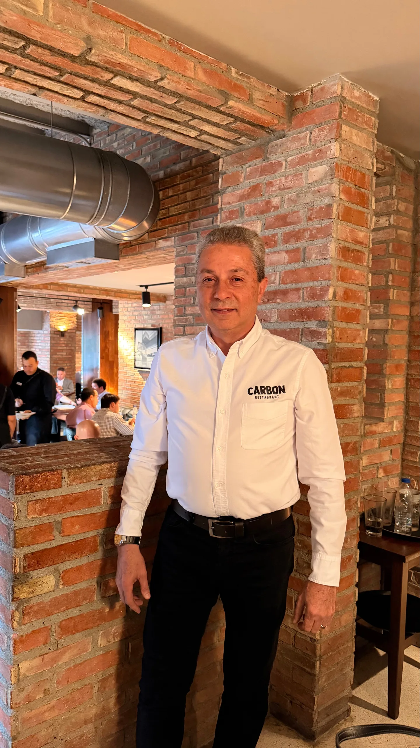 Carbón: la historia del restaurante que se creó para tener "el mejor pollo de Caracas"