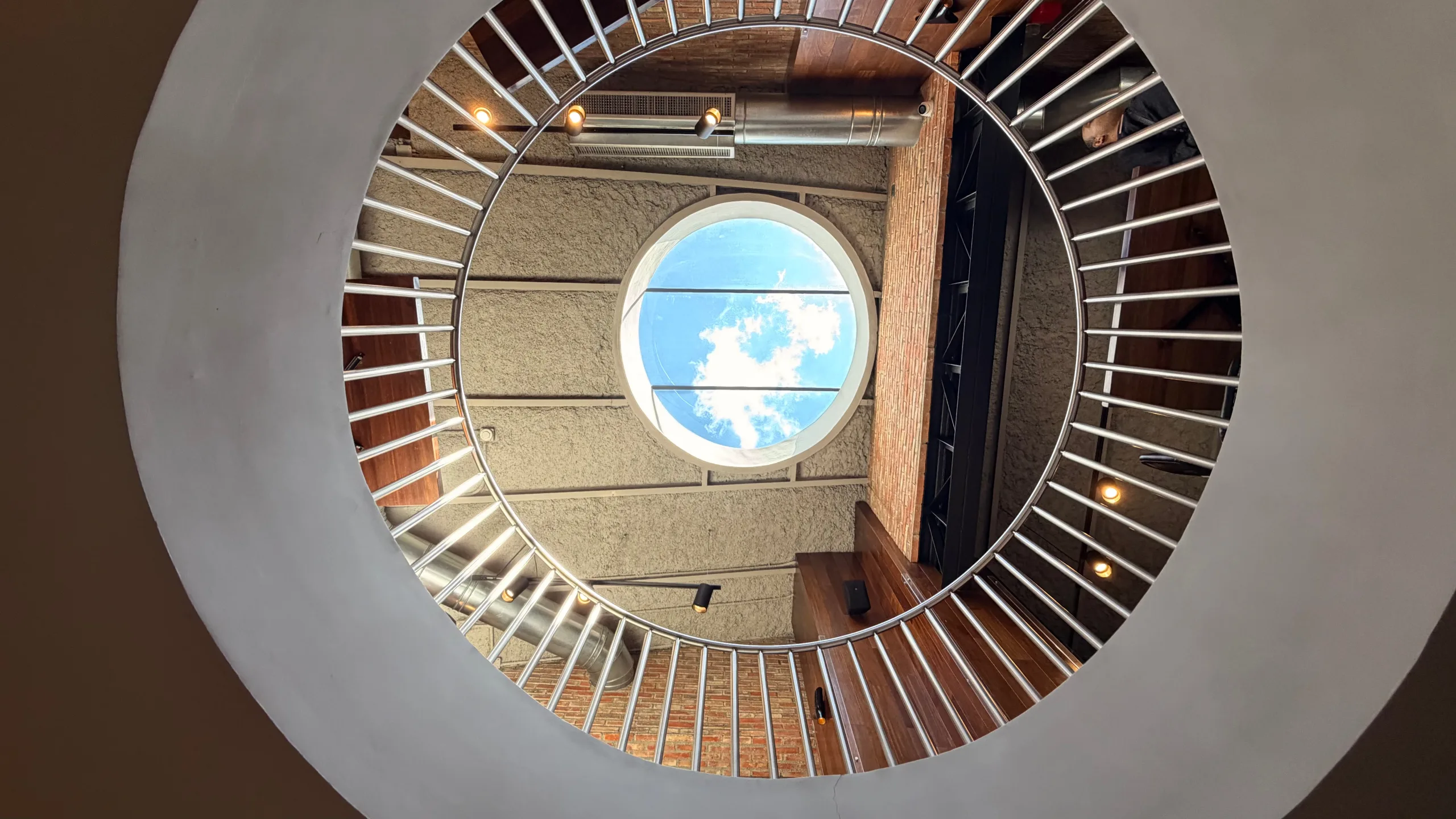 Carbón: la historia del restaurante que se creó para tener "el mejor pollo de Caracas"