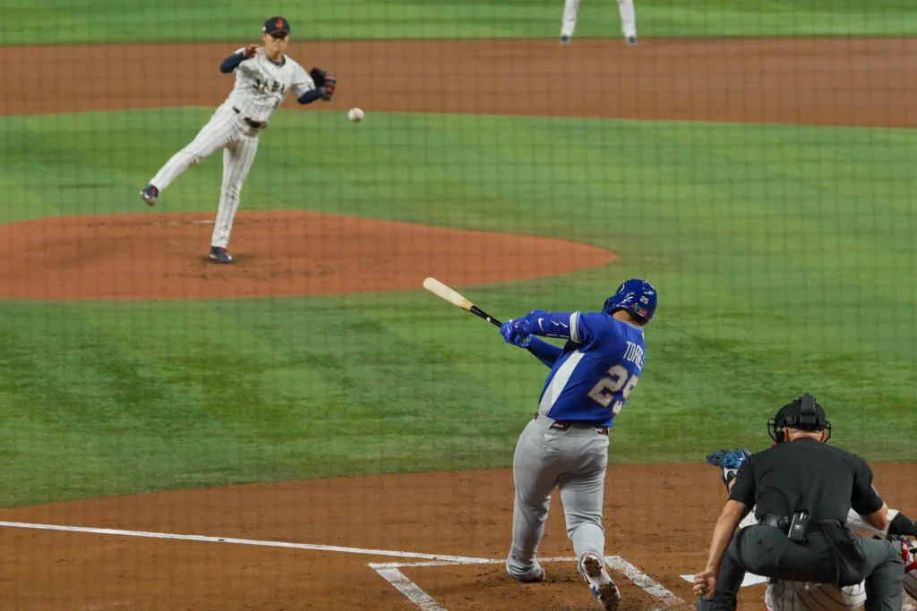Venezuela vence al campeón Japón y pasa a semifinales del Clásico Mundial de Béisbol