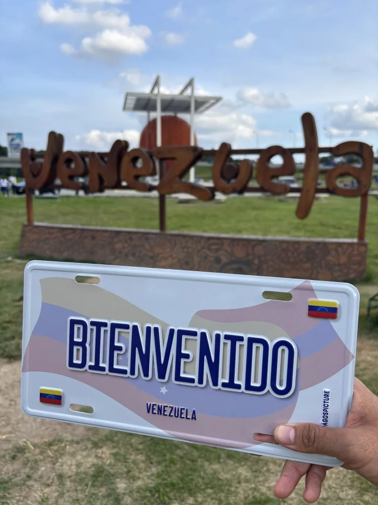Galápagos Picture: por fin Venezuela escribe su nombre en placas turísticas decorativas