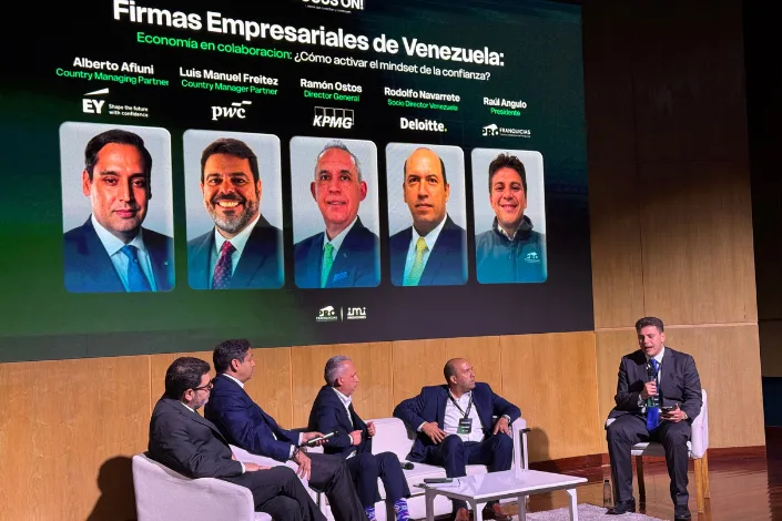 Segundo panel del evento FOCUS ON! 2026, organizado por Profranquicias en Caracas
