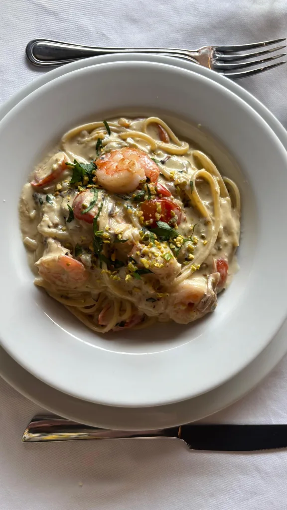 Lunara: el restaurante de inspiración mediterránea escondido en El Rosal