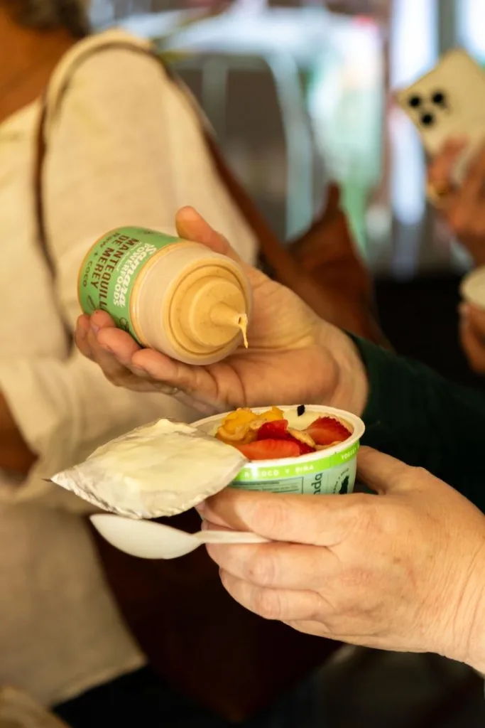 El yogur griego evoluciona: ahora viene con más proteína y deslactosado