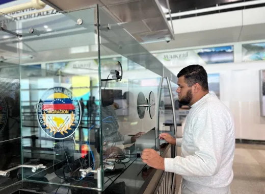 Regresan 316 venezolanos en un vuelo de repatriación