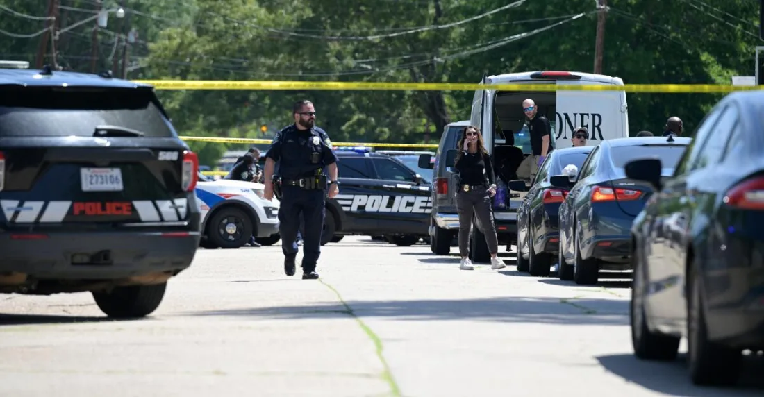 Hombre mata a tiros a 8 niños en Luisiana y huye en un carro robado