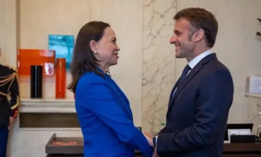 María Corina Machado y Emanuel Macron se reunieron en París