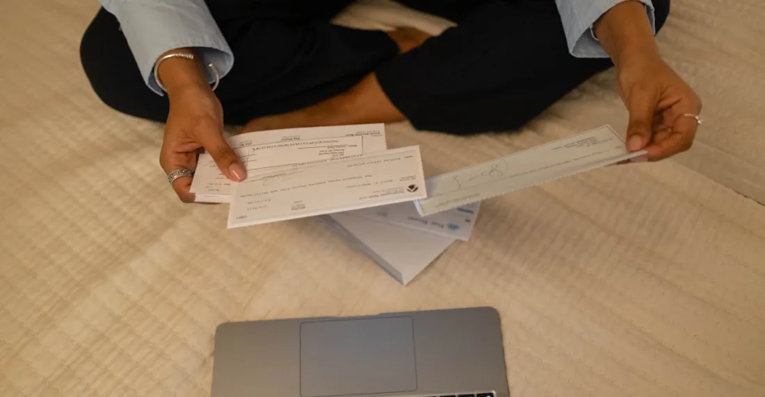 Los cheques entran en coma: a partir de mayo solo se podrán cobrar en taquilla