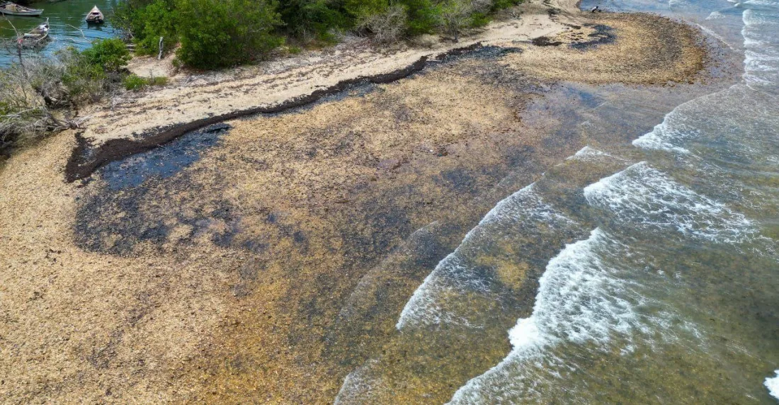 Derrame de petróleo en Paria perjudica a 500 pescadores de 13 comunidades