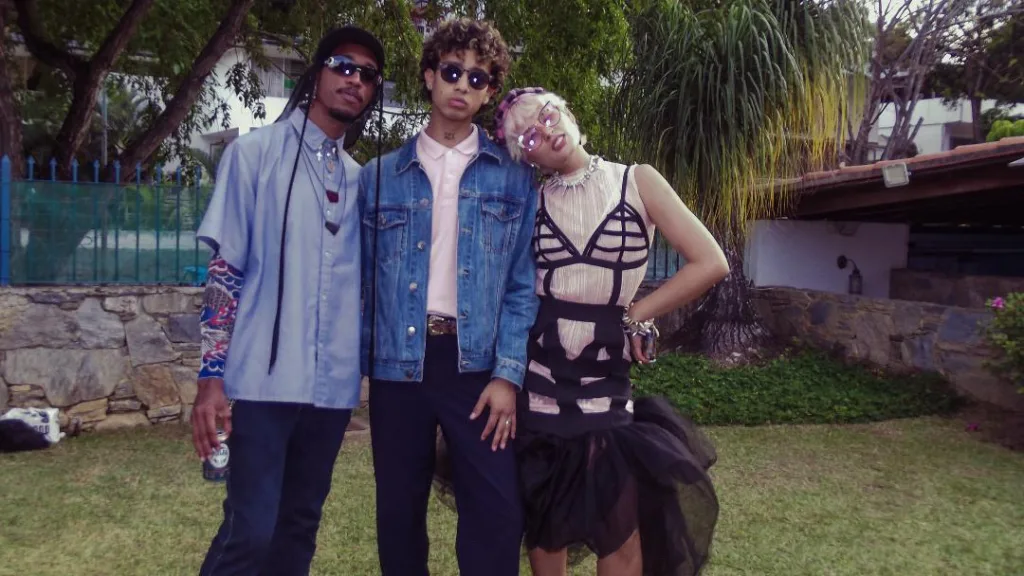 Miembros del crew de Batalla de Outfits
