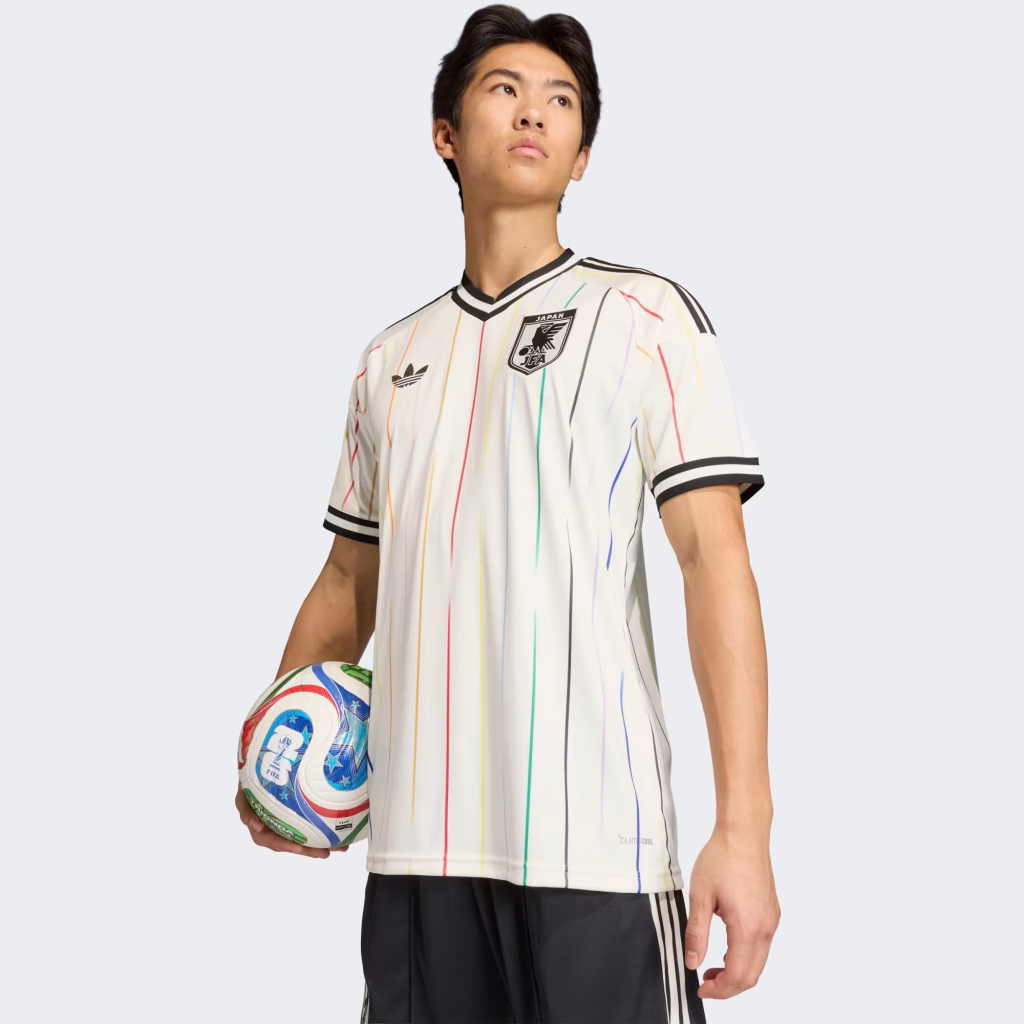 Franela visitante de Japón para el Mundial 2026. Foto: Adidas