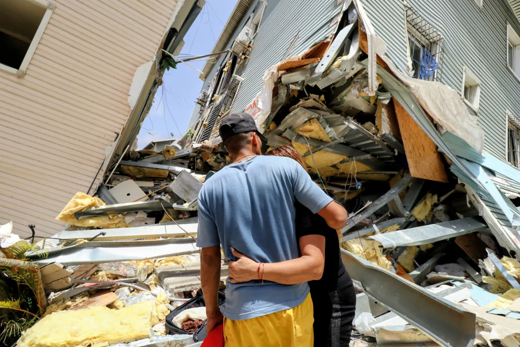 Colapsaron dos urbanismos de Misión Vivienda en Playa Grande (fotos)