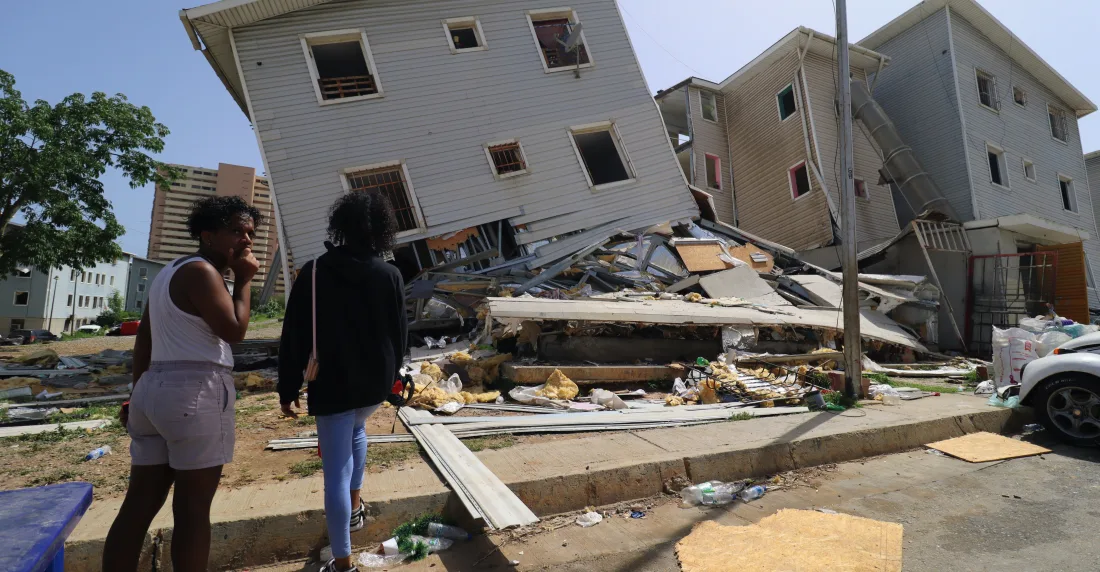 Colapsaron dos urbanismos de Misión Vivienda en Playa Grande (fotos)