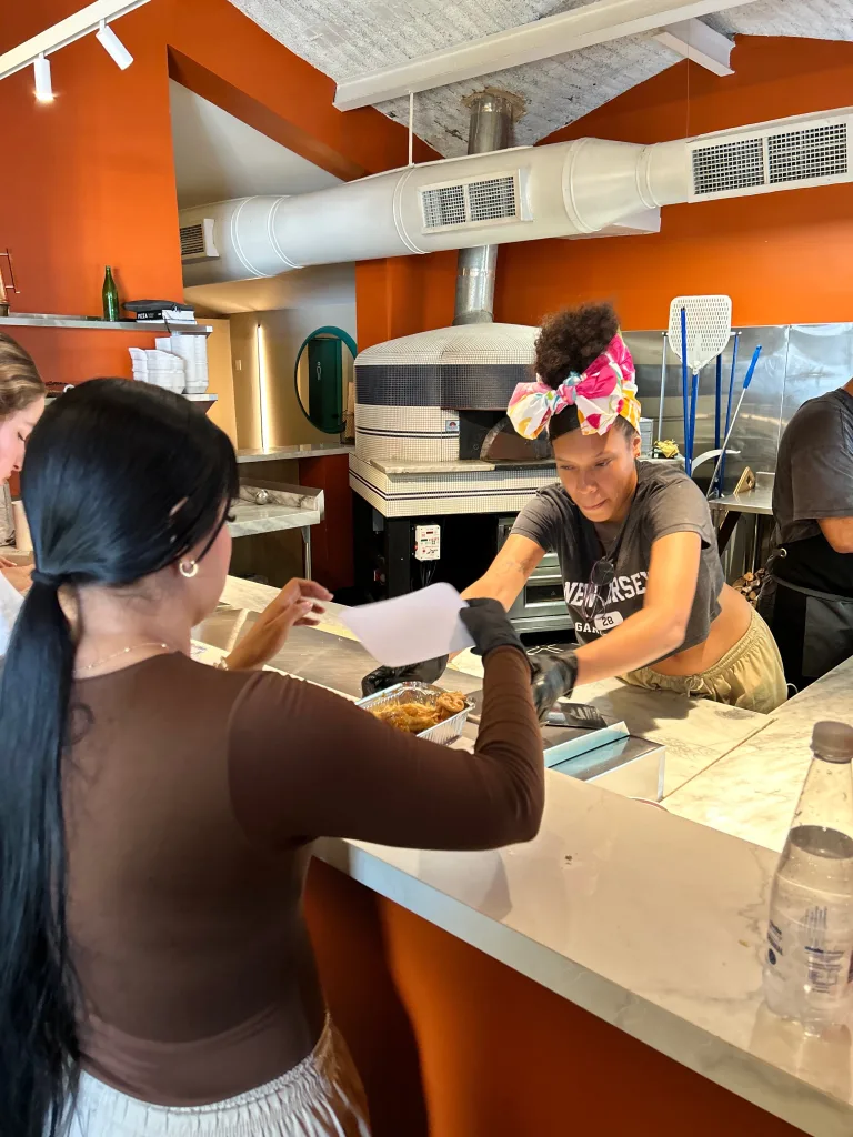 Grupo Ubre instala una cocina social permanente en su restaurante Arriva