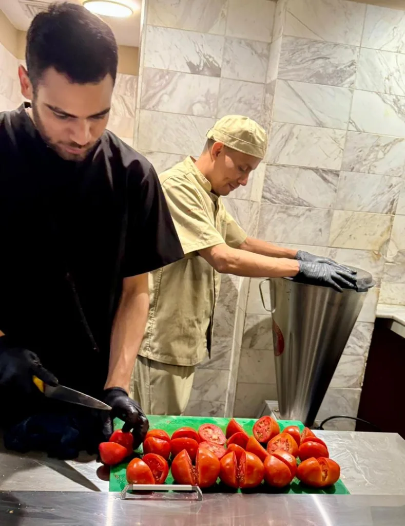 Grupo Ubre instala una cocina social permanente en su restaurante Arriva staurante Arriva