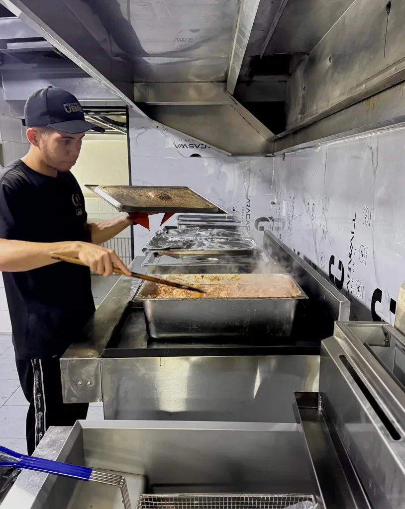 Grupo Ubre instala una cocina social permanente en su restaurante Arriva