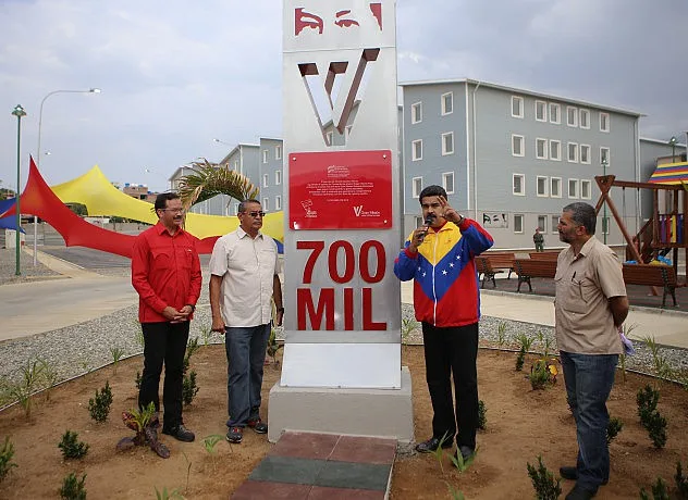 Colapsaron dos urbanismos de Misión Vivienda en Playa Grande (fotos)