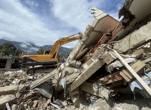 En este mes transcurrido entre el 3 de julio y el 3 de agosto, los venezolanos se enfocaron en superar el desastre causado por los dos terremotos del 24 de junio, en seguir buscando sobrevivientes, recuperando cuerpos y trazando lo que será la necesaria reconstrucción.
