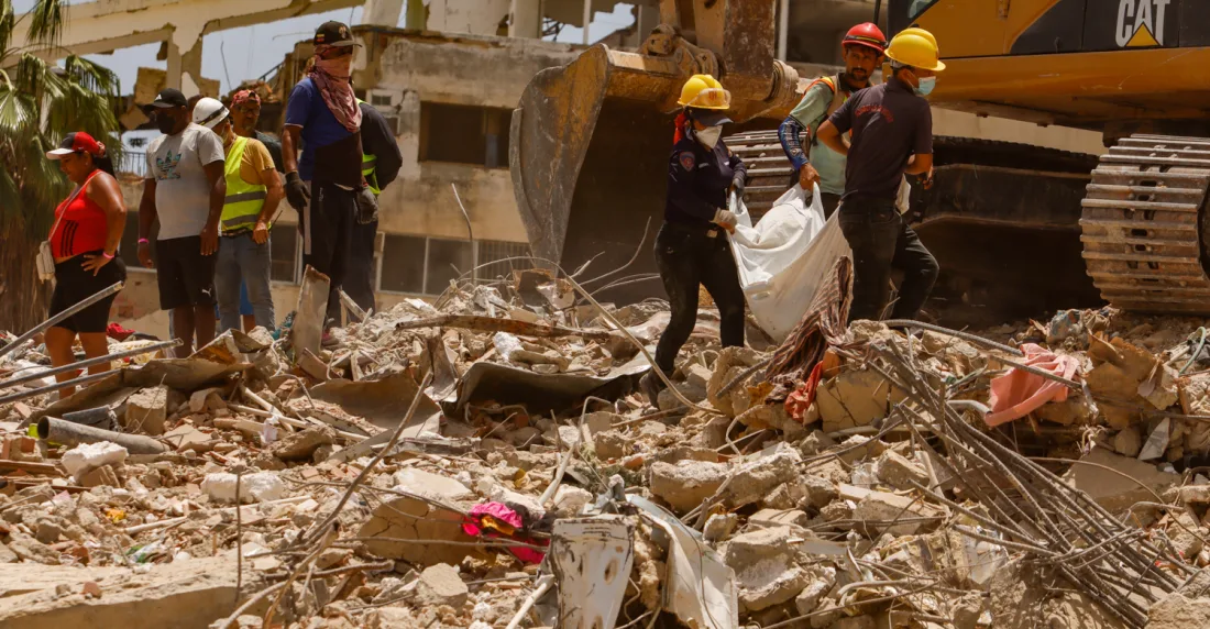 Cifra de fallecidos aumenta a 4.829 a raíz del terremoto