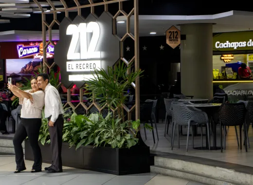 FOOD HALL EL RECREO
