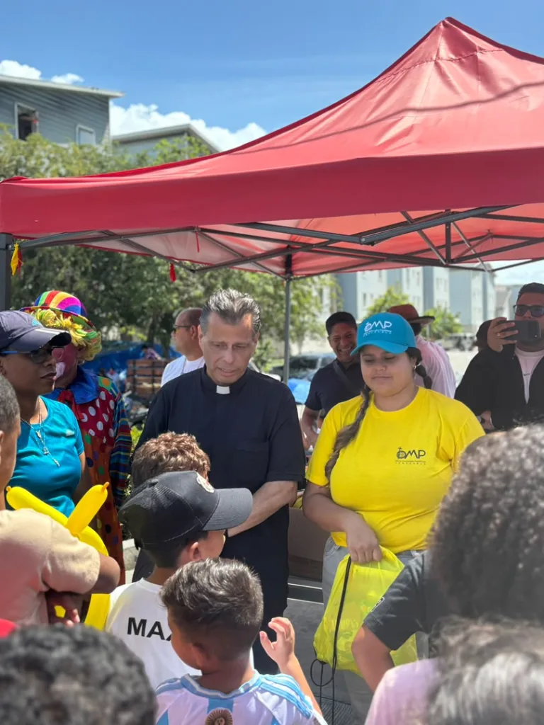 Misiones católicas acompañan a familias de los refugios de Caracas y La Guaira