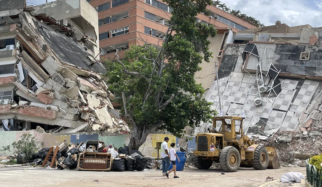 españoles laguaira viviendas
https://www.swissinfo.ch/spa/venezuela-inicia-la-construcci%c3%b3n-de-casi-2%2e000-viviendas-para-los-afectados-por-terremotos/91825050
