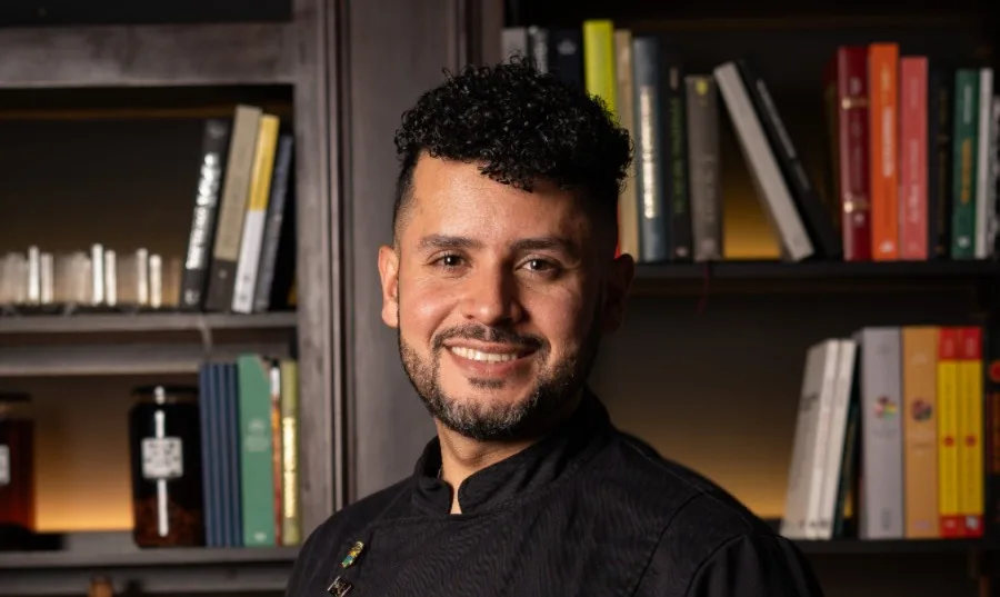 Edwin Lobo, mixólogo venezolano en Ecuador: "El bar también es cultura"