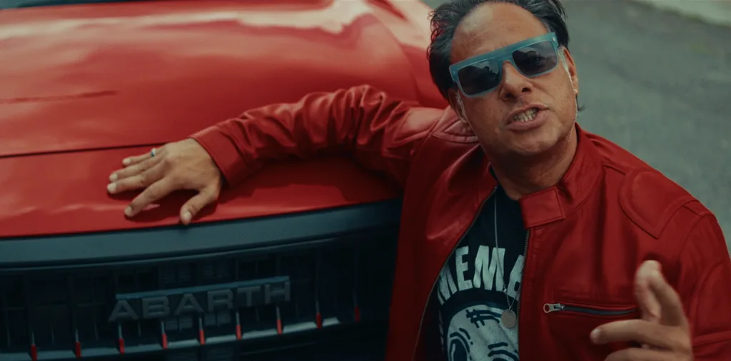 "Veneno" es una colaboración que junta la identidad de Abarth con el estilo y la libertad del rock venezolano. Foto: FIAT